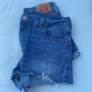 LEVI Jean Shorts